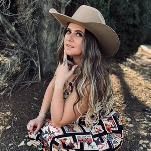 Meet your seller/buyer!💕